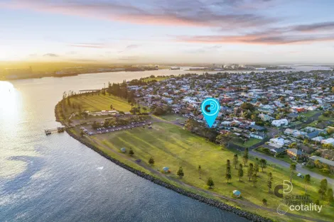 18 Wharf Cres, Stockton, NSW 2295