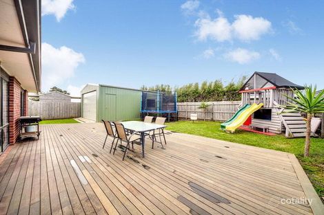 Property photo of 12 Broadstone Way Cranbourne VIC 3977