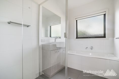 Property photo of 2/3 Munro Avenue Mount Waverley VIC 3149