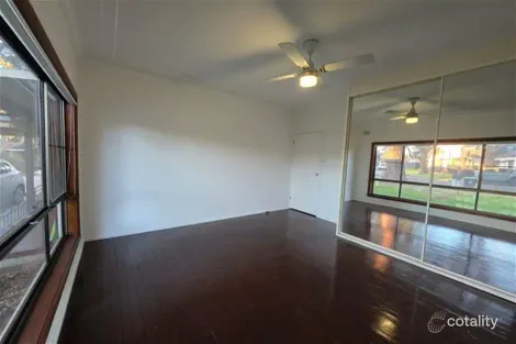 Property photo of 11 Kerrie Crescent Peakhurst NSW 2210