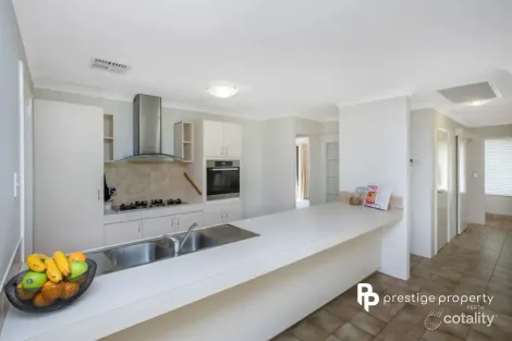 Property photo of 9 Hamlet Close Beldon WA 6027