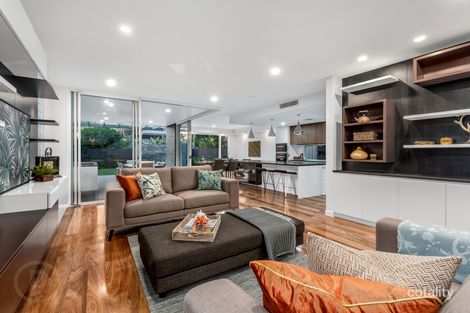 Property photo of 82 McIlwraith Avenue Norman Park QLD 4170