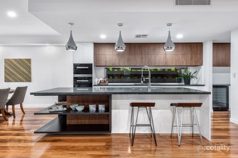 Property photo of 82 McIlwraith Avenue Norman Park QLD 4170
