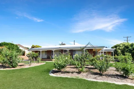 Property photo of 1 Hillcrest Road Gunnedah NSW 2380
