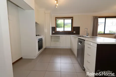 Property photo of 41 Rainbow Drive Estella NSW 2650