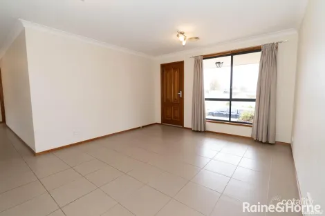 Property photo of 41 Rainbow Drive Estella NSW 2650