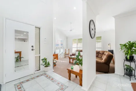 Property photo of 1 Oldbury Place West Hoxton NSW 2171