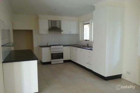 Property photo of 22 Droitwich Crescent Deer Park VIC 3023