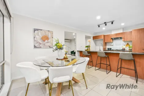 Property photo of 15 Penshurst Way Cranbourne North VIC 3977