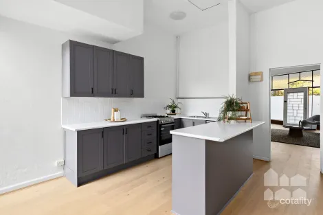 Property photo of 42 Pentland Parade Seddon VIC 3011