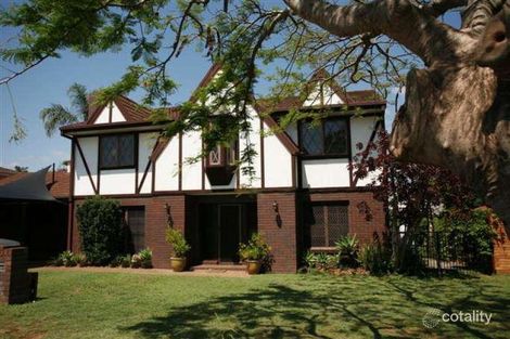 10 Whitehall St, Macgregor, QLD 4109