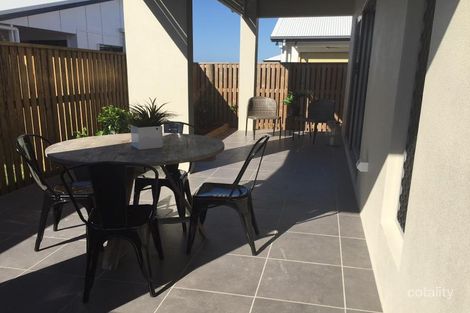 Property photo of 21 Lawrie Avenue Oonoonba QLD 4811