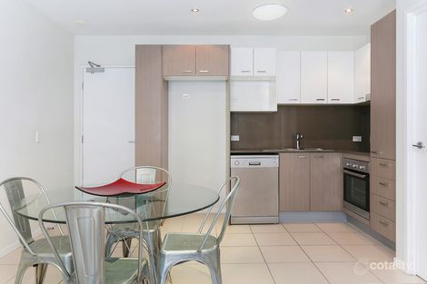 Property photo of 14/11 Riding Road Hawthorne QLD 4171