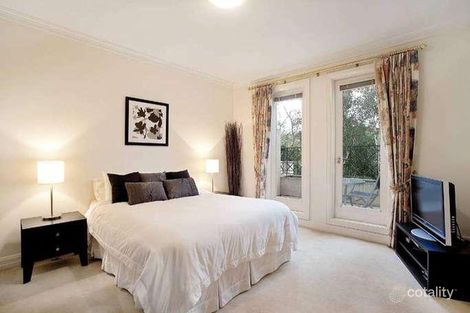 Property photo of 9/679 Toorak Road Toorak VIC 3142