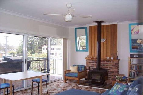 Property photo of 18 The Lookout Manyana NSW 2539