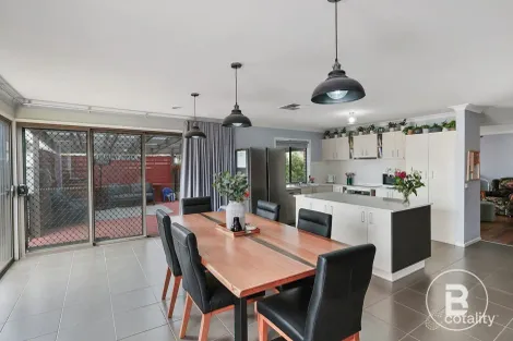 Property photo of 17 Seton Way Darley VIC 3340