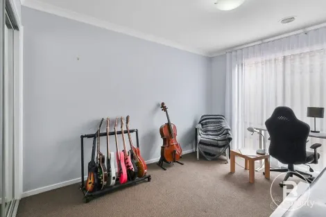 Property photo of 17 Seton Way Darley VIC 3340
