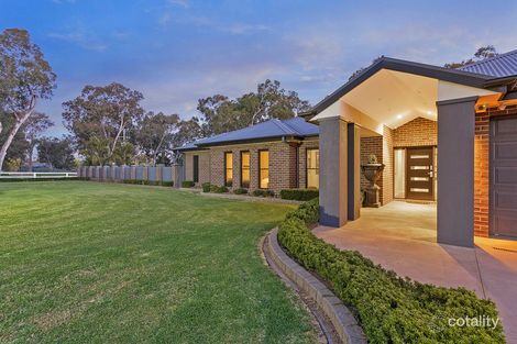 Property photo of 3 Abbott Drive Lavington NSW 2641
