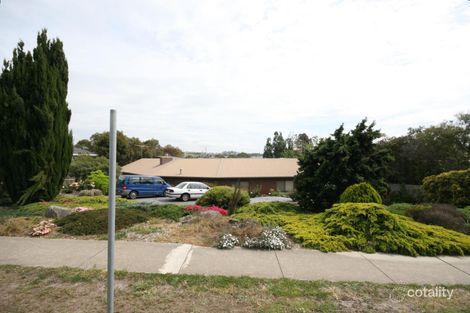 38 Meadowvale Dr, Grovedale, VIC 3216