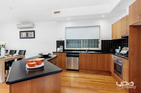 Property photo of 43 Wyperfeld Circuit Caroline Springs VIC 3023