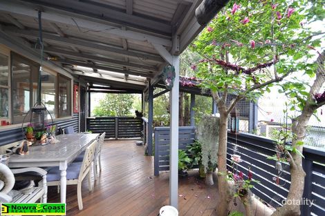 Property photo of 2 Mulgen Crescent Bomaderry NSW 2541