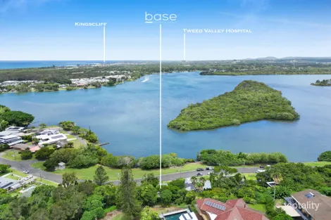 Property photo of 29 Bimbadeen Avenue Banora Point NSW 2486