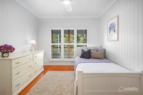 Property photo of 5 Esmonde Place Coorparoo QLD 4151