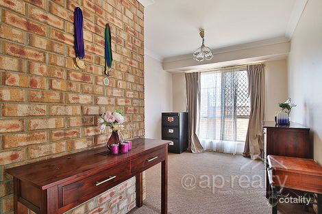 Property photo of 5 Conifer Place Forest Lake QLD 4078