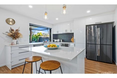 Property photo of 10 Encore Crescent Ashmore QLD 4214