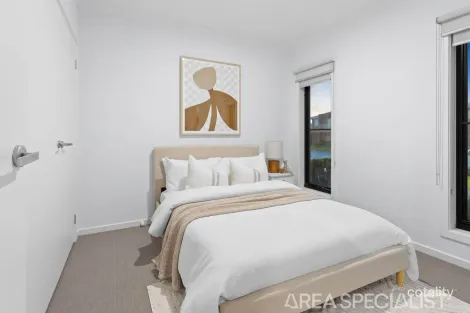 Property photo of 27 Flanagan Crescent Cranbourne South VIC 3977