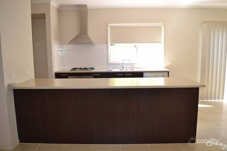 Property photo of 43 Dusseldorp Avenue Pakenham VIC 3810