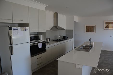 Property photo of 4 Shell Close Yarrawonga VIC 3730