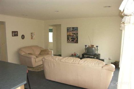 Property photo of 8 Chatswood Drive Narre Warren South VIC 3805