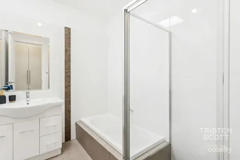 Property photo of 40 Harvey Circuit Mawson Lakes SA 5095