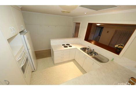 Property photo of 19 Dirkala Street Mansfield QLD 4122