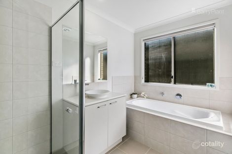 Property photo of 21 Tilia Drive Cranbourne North VIC 3977