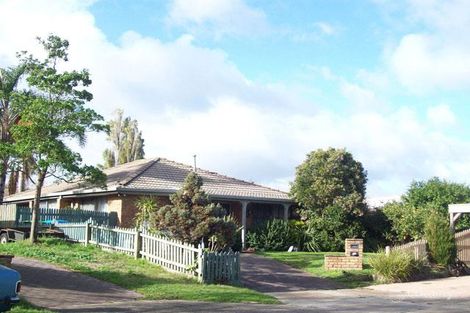 Property photo of 12 Ungarie Court Hampton Park VIC 3976