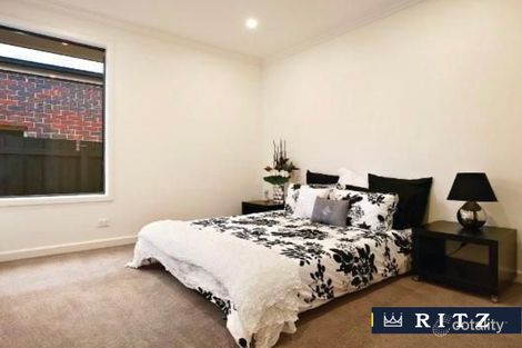 Property photo of 27B Abbin Avenue Bentleigh East VIC 3165