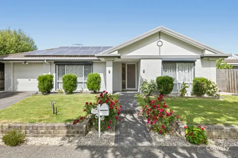 50 SHERWOOD RD, NARRE WARREN SOUTH, VIC 3805