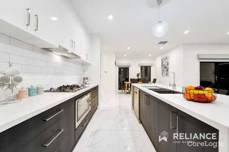 Property photo of 15 Buttermint Crescent Manor Lakes VIC 3024