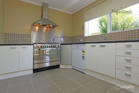 Property photo of 13 Fern Avenue Wodonga VIC 3690