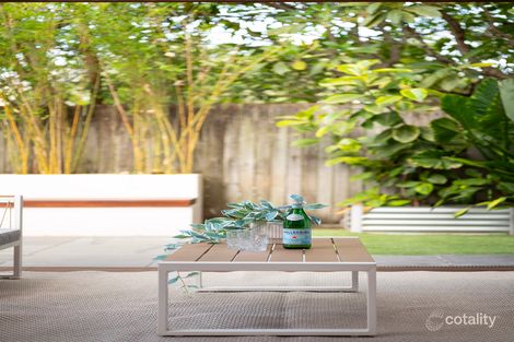Property photo of 2/32 Earl Street Greenslopes QLD 4120