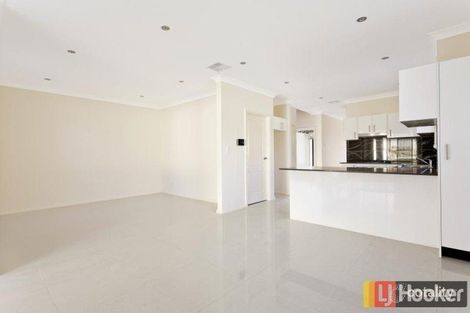 Property photo of 2/55 Oramzi Road Girraween NSW 2145