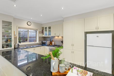 Property photo of 2/30 Rickards Avenue Knoxfield VIC 3180