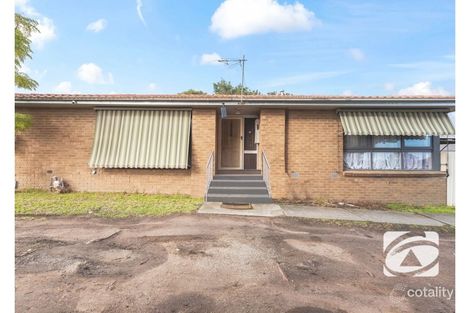Property photo of 4 Hallam Road Hampton Park VIC 3976