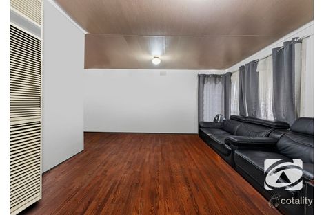 Property photo of 4 Hallam Road Hampton Park VIC 3976