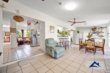 Property photo of 10 Bathurst Drive Bentley Park QLD 4869
