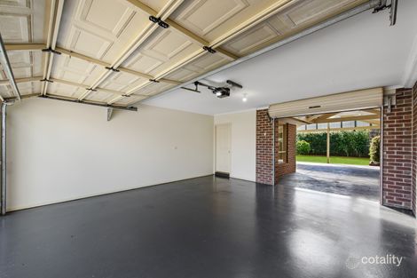 Property photo of 4 Diamond Drive Werribee VIC 3030