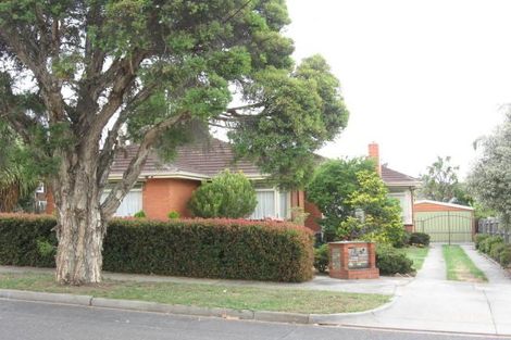 18 Fromhold Dr, Doncaster, VIC 3108