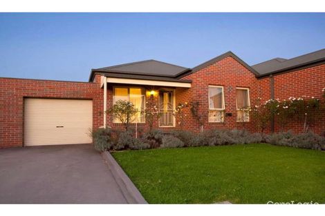 Property photo of 14/10 Parkhill Drive Berwick VIC 3806